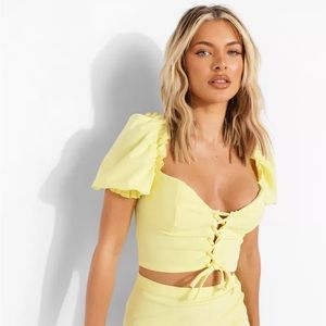 Puff sleeve lace-up crop top
